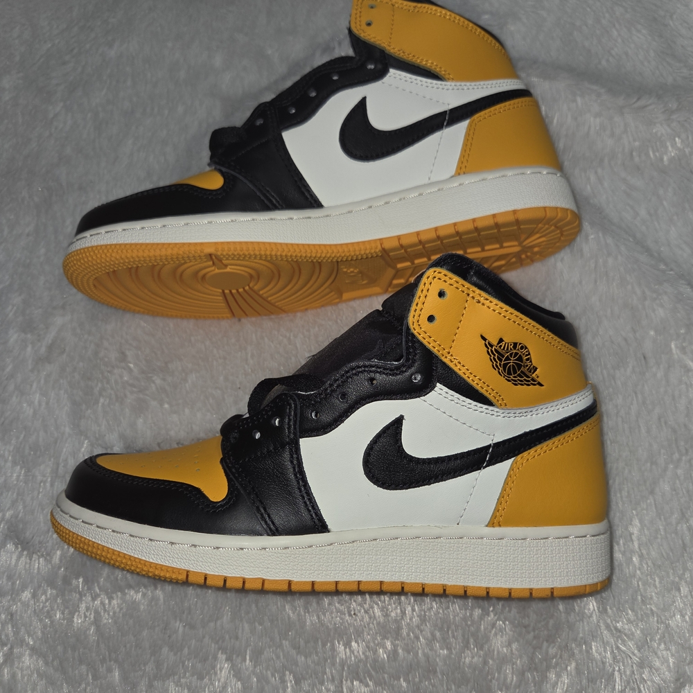 Nike Jordan 1 Taxi Yellow Size 6y